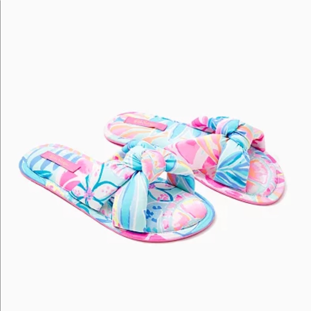 NWT Lilly Pulitzer printed pool slippers